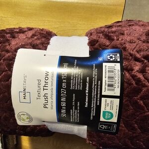 Mainstays Textured Plush Throw Blanket - Burgundy
